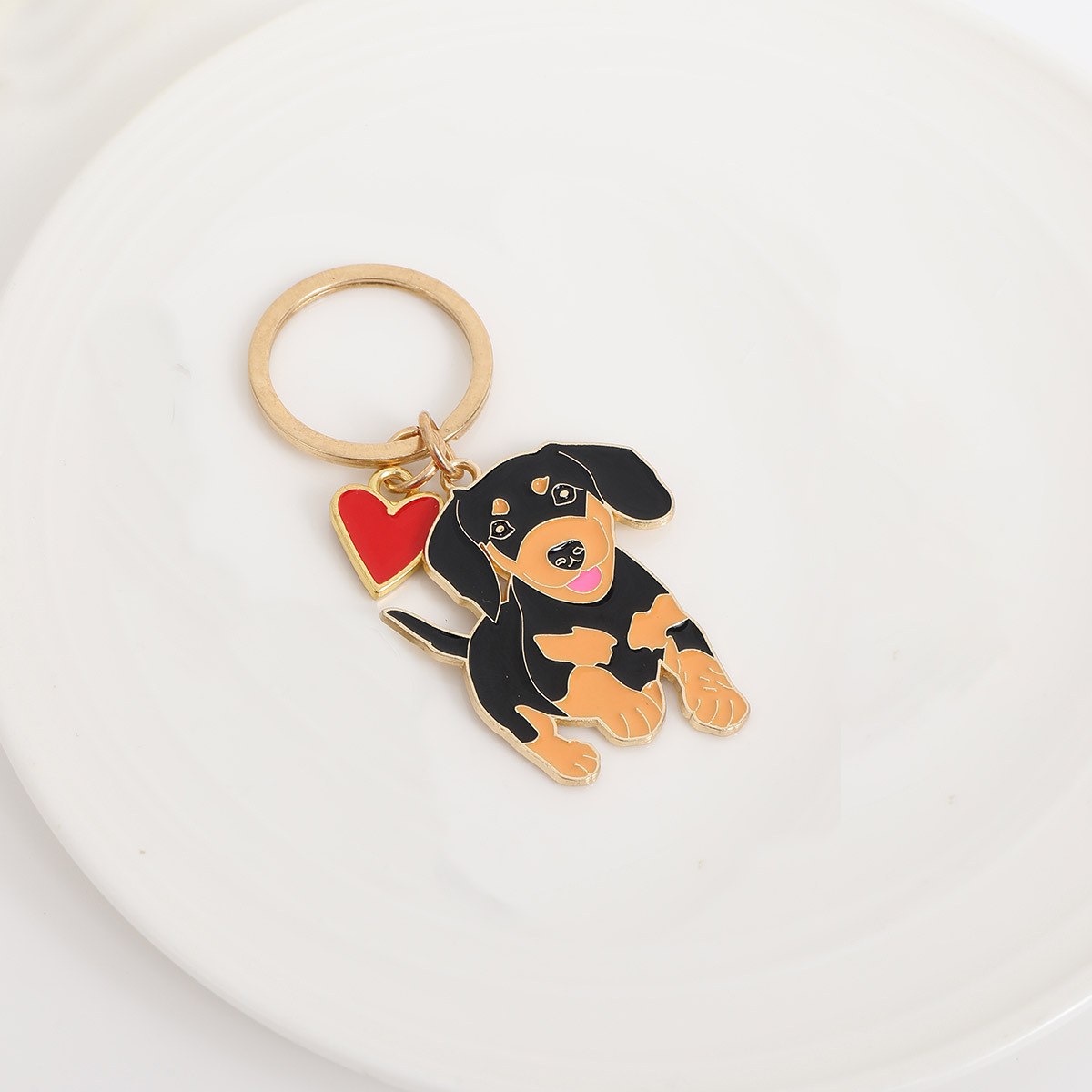 Gold ring running dachshund single ring-red tip heart