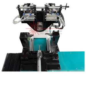 Torno CNC de madera horizontal 1530, torno cnc, máquina de torneado de madera con función de lijado - Product Image 1
