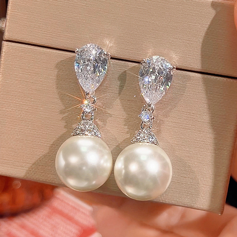 White Pearl ear studs