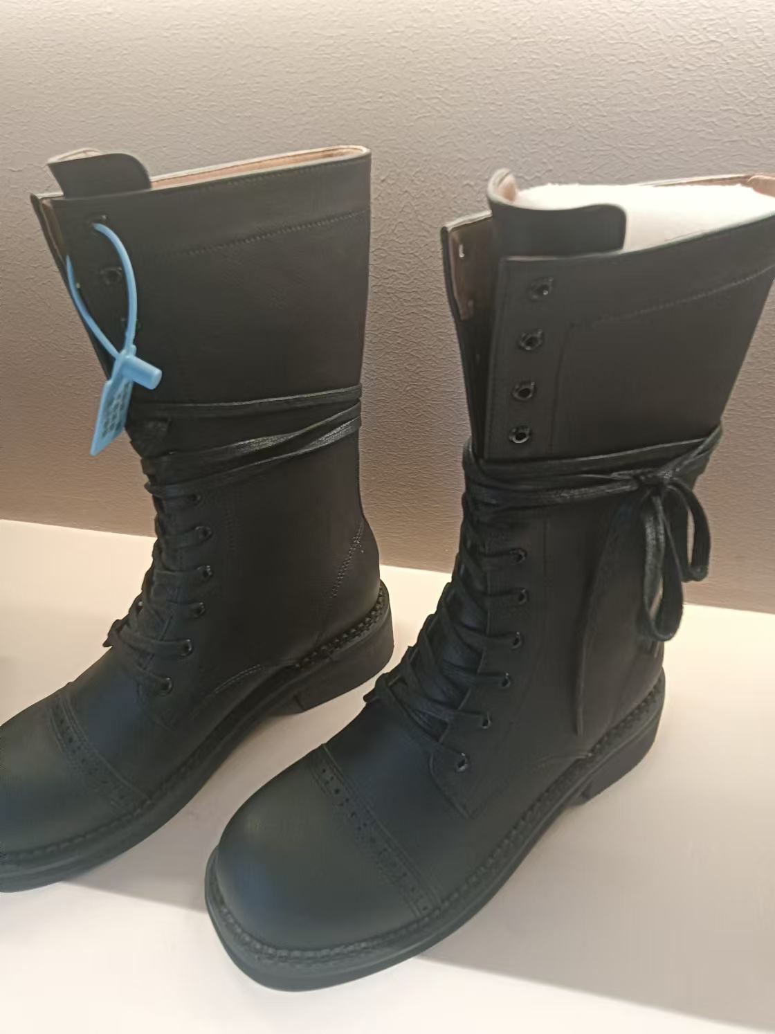 สีดำ (กำมะหยี่)