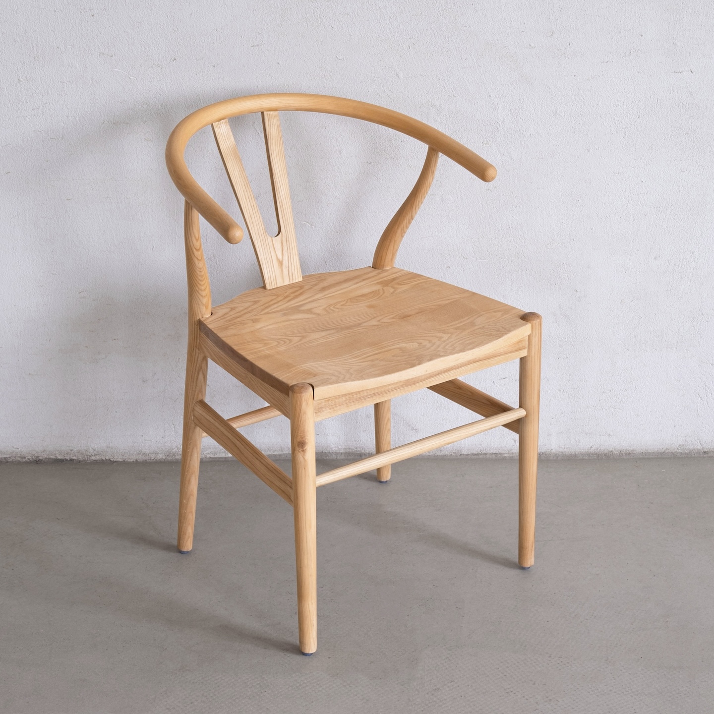Chaise en Y en bois massif ciré blanc, veuillez noter la couleur