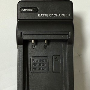 ที่ชาร์จแบบเดี่ยวสำหรับกล้องดิจิตอล NP-BX1แบตเตอรี่ BX1โซนี่ QC3.0ไฟฟ้าพร้อมพอร์ต Type-C ผลิตในปลั๊กเรา - Product Image 1