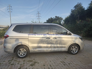 2017 gümüş Huasong 7 MPV 7 kişilik 2.0 <span class=keywords><strong>L</strong></span> deplasmanlı 185 km/h Max. Hız ve 35000 km kilometre