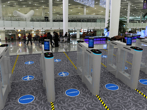 Sistema de control de acceso de reconocimiento facial dinámico con reconocimiento facial 3D AI con función de lector de tarjetas Rfid