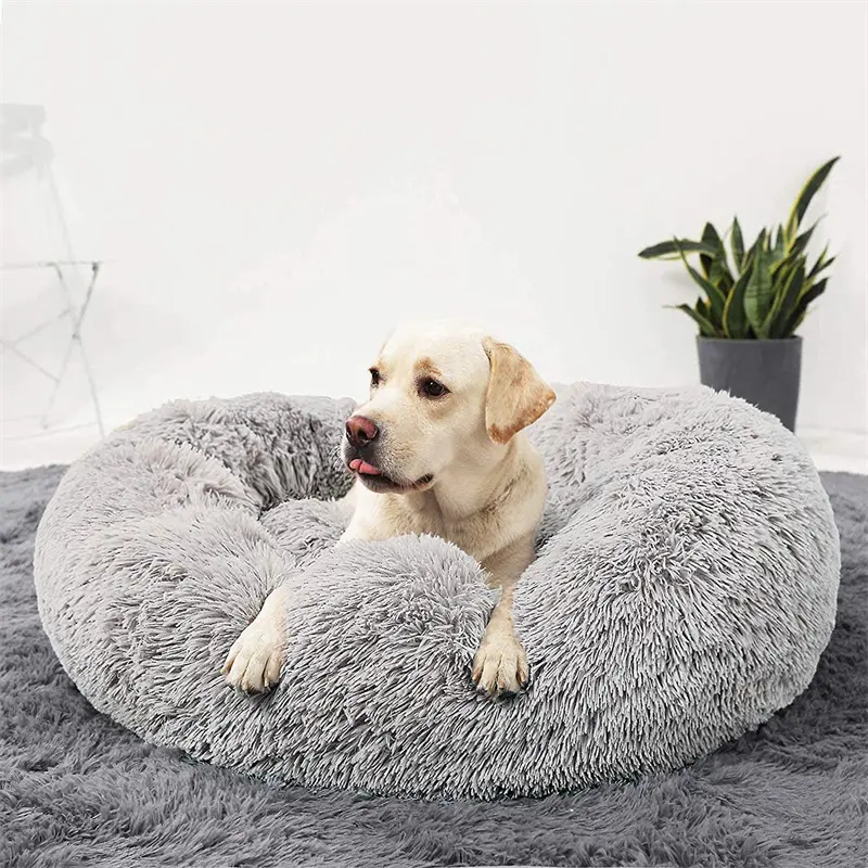 Fausse fourrure confortable lavable doux beignet chien chat lit pour grand chien chaud rond personnalisé apaisant moelleux en peluche chien lit