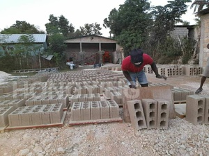 Electric Concrete Hollow <strong>Block</strong> Making <strong>Machine</strong> <strong>Small</strong> Cement Hollow Brick Maker Price