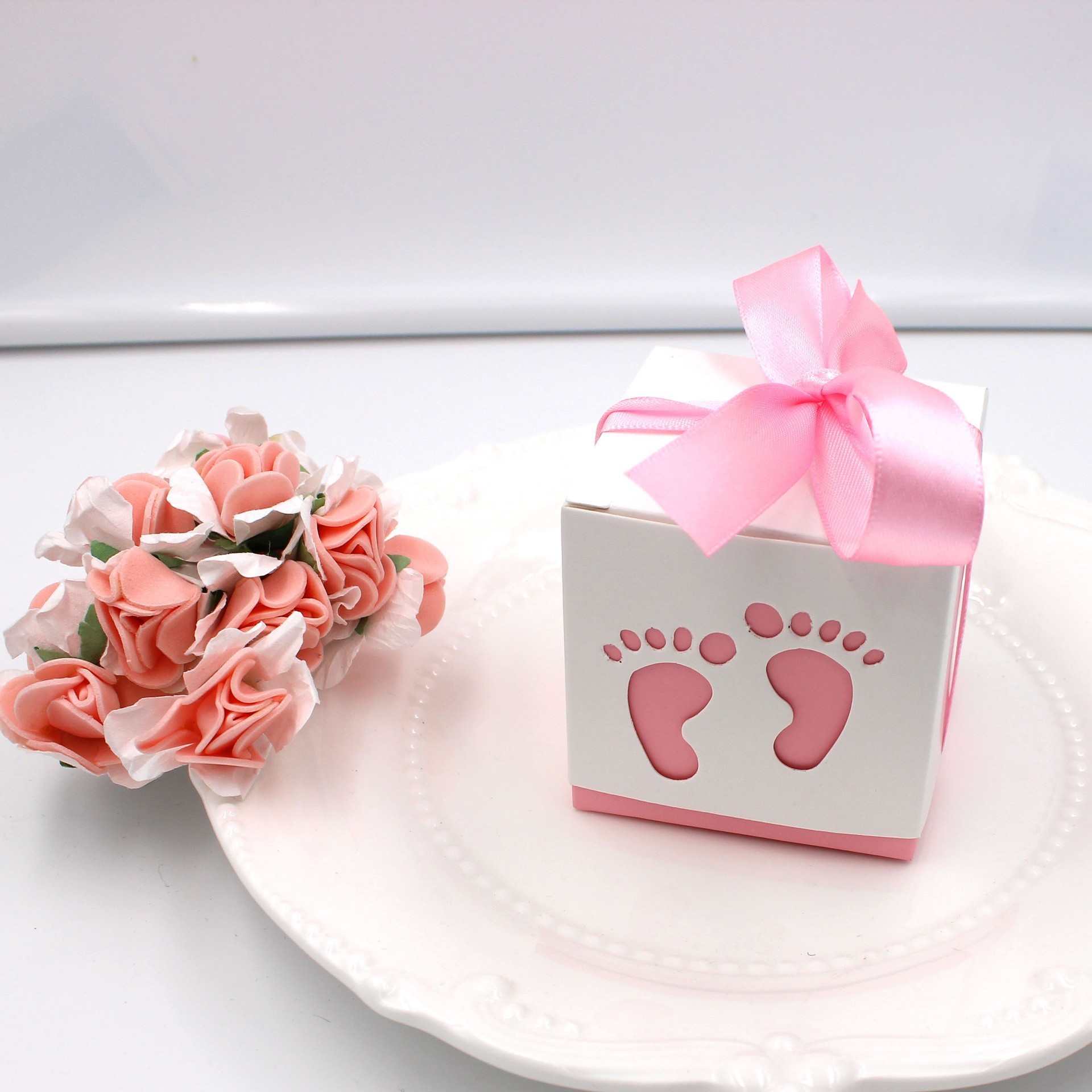 Piccoli piedi rosa