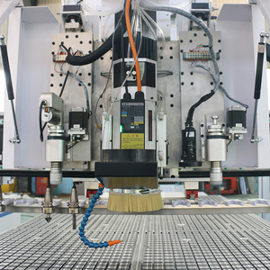 Máquina CNC multifunción 3 en 1, cuchillo oscilante, Ccd rodillo de presión, enrutador de madera, máquina de corte CNC Atc - Product Image 4