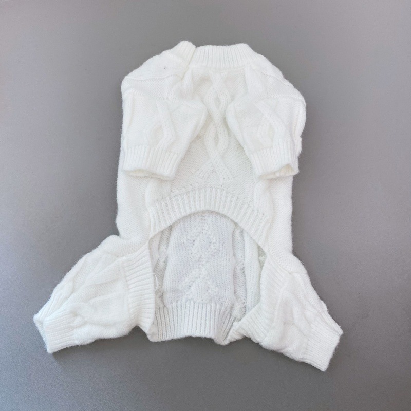 Vêtements blancs à quatre pattes