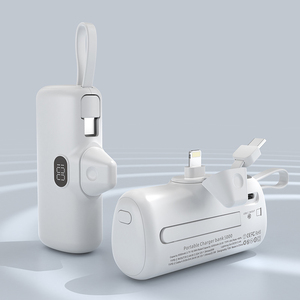 Novo Upgrade Promocional Mini Cápsula Bolso Power Bank Charger 5000mAh com <span class=keywords><strong>Display</strong></span> <span class=keywords><strong>Digital</strong></span> Kickstand Dobrável