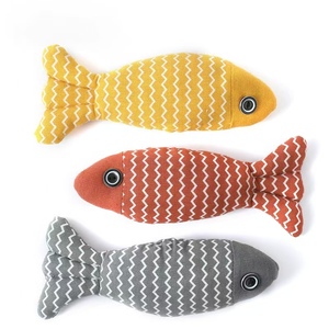 Caliente simulación forma de pez hierba gatera arrugado sonido gato juguetes mordedura dientes resistentes limpieza mascota juguetes de peluche Vatnip pez gato para juguete - Product Image 2