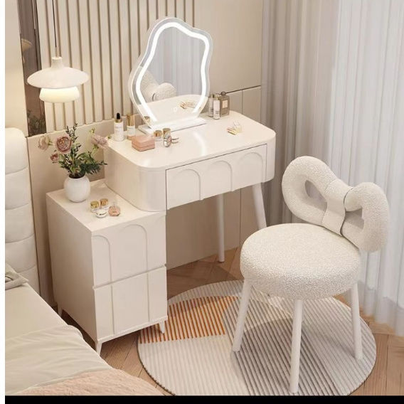 White 60cm table cabinet with lamb-shaped chair