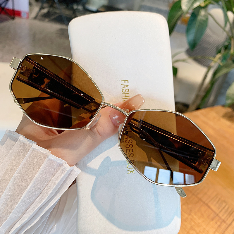 Flower-footed whole tea