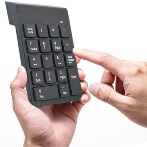 Venta caliente portátil Mini 2,4G teclado numérico inalámbrico 18 teclas interfaz USB número teclado tijera nuevo diseño
