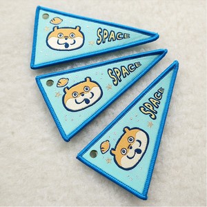 厂家定制三角形状双面刺绣标志丝带面料钥匙扣 - Product Image 4