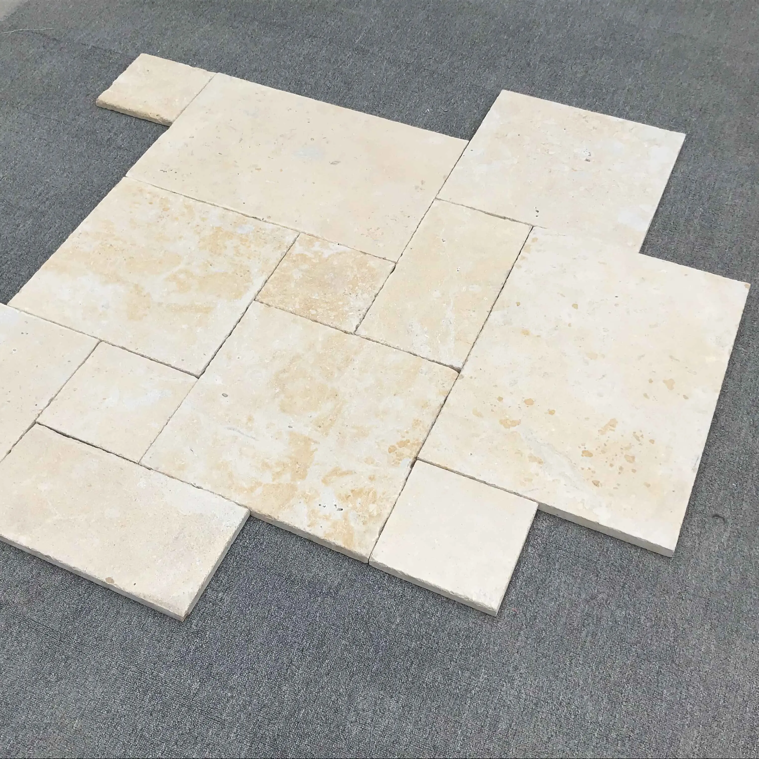 Pavimentazioni in travertino Beige antico Design moderno piastrelle per pavimenti in marmo lucidate levigate Cut-to-Size 5 anni di garanzia per uso interno