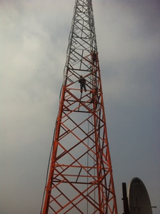 Tự hỗ trợ điện thoại di động tín hiệu phát sóng Ăng-ten FM Đài phát thanh Thông tin liên lạc sắt 3 chân góc tháp - Product Image 5