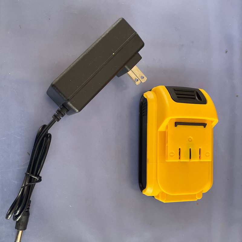5 batteries + chargeur