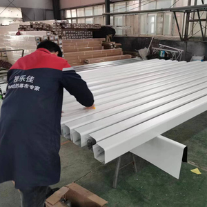 200英寸16:9高品质大型电动投影屏幕，带管状电机，用于户外电影