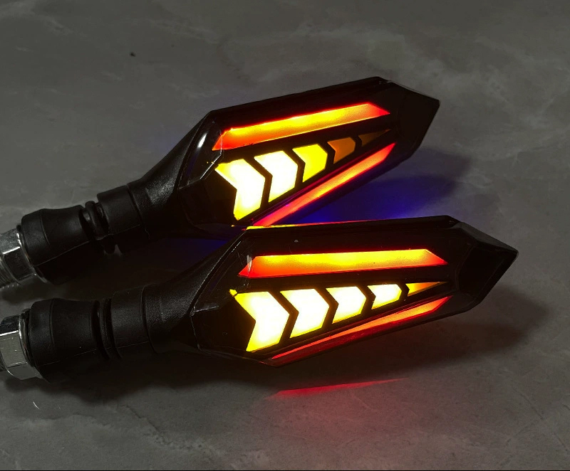 DRL rojo + retroiluminación azul + intermitente secuencial amarillo