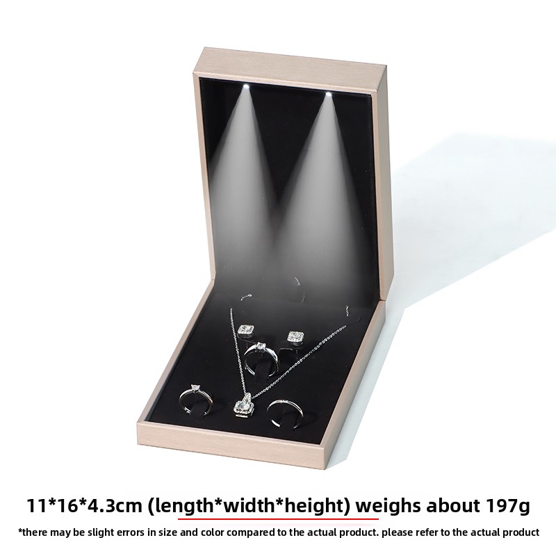 Petit coffret doré