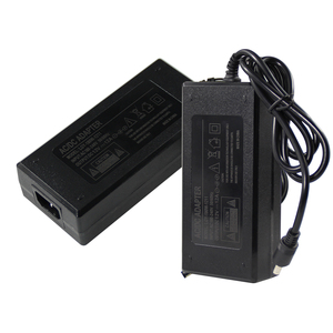 Adattatore di alimentazione Desktop di ingresso universale 65W più connettori CC (3.51,35mm/5.52,1mm) per l'attrezzatura - Product Image 1