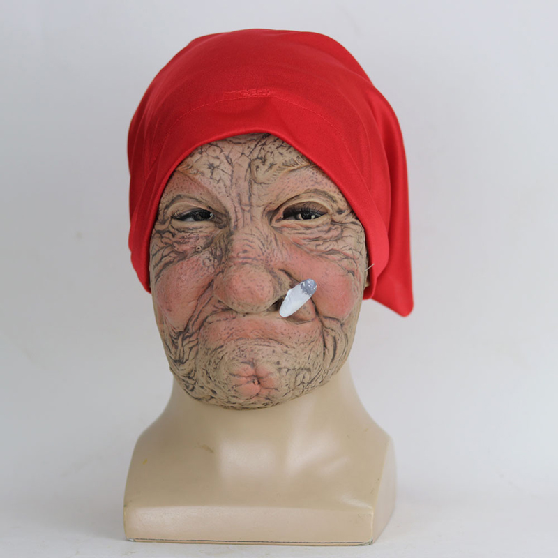 anciana con pañuelo rojo en la cabeza