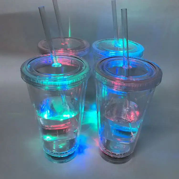 Venta al por mayor 16oz 450mL logotipo personalizado iluminar doble pared vaso de vidrio de plástico LED doble pared vaso de paja para fiesta al aire libre