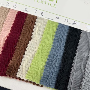 รูปแบบที่กำหนดเอง98% โพลีเอสเตอร์2% แปนเด็กซ์ถักนุ่มข้าม X Jacquard Hacci ผ้าฤดูหนาวเสื้อกันหนาวผ้า220gsm สีเทา - Product Image 6