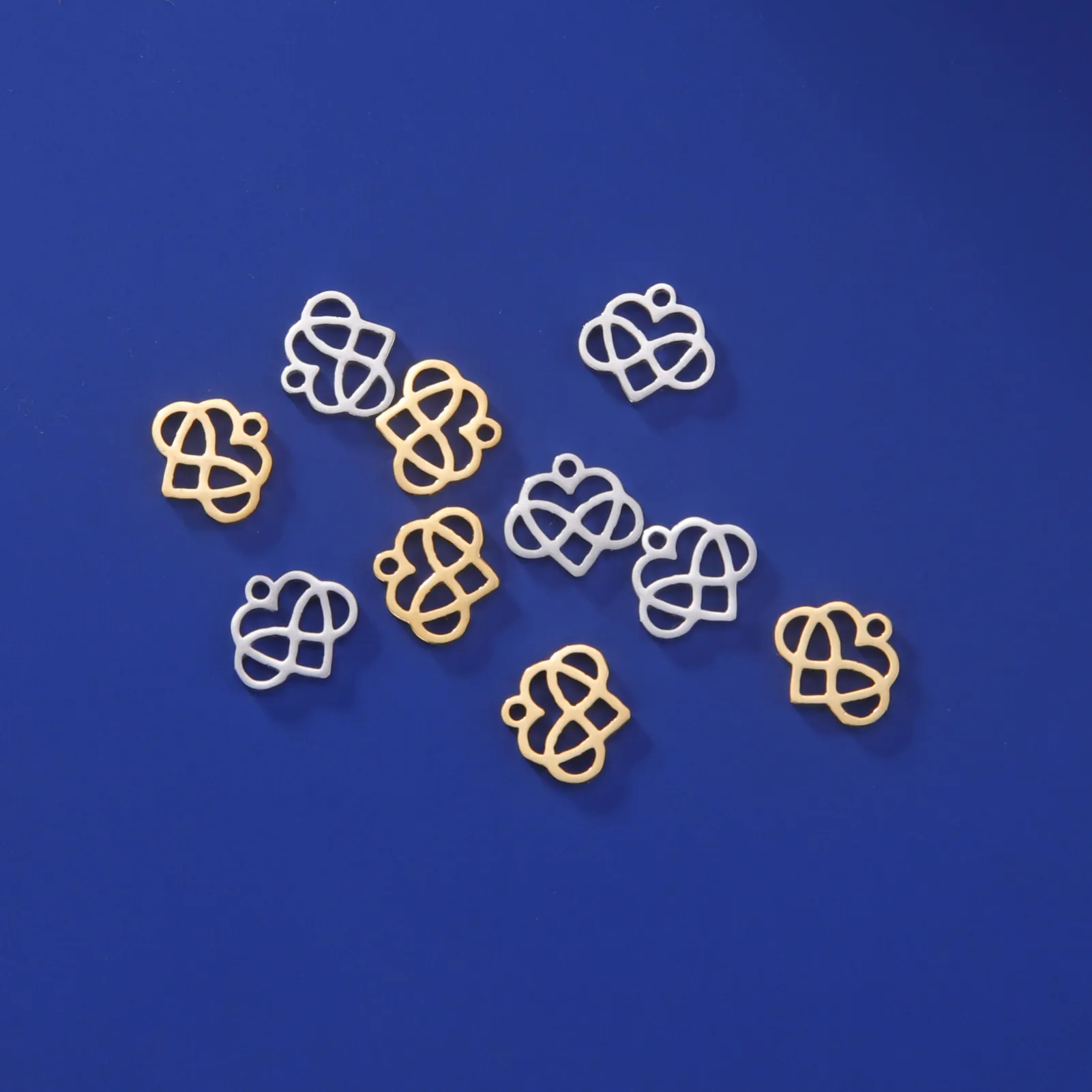 Charm simbolo infinito in acciaio inossidabile semplice Mini accessori per collana con ciondolo a cuore ciondoli all'ingrosso per la creazione di gioielli