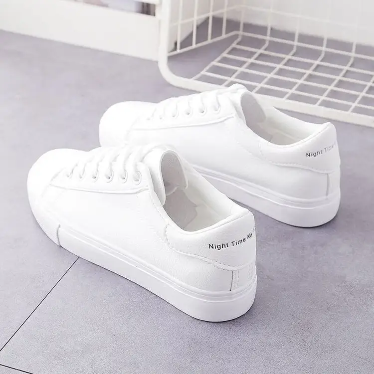 2024 Großhandel Sommer neue Schuhe Mode Student Round Toe Sneaker Sport Freizeit einzeln dicke sohle weiße Schuhe Damen