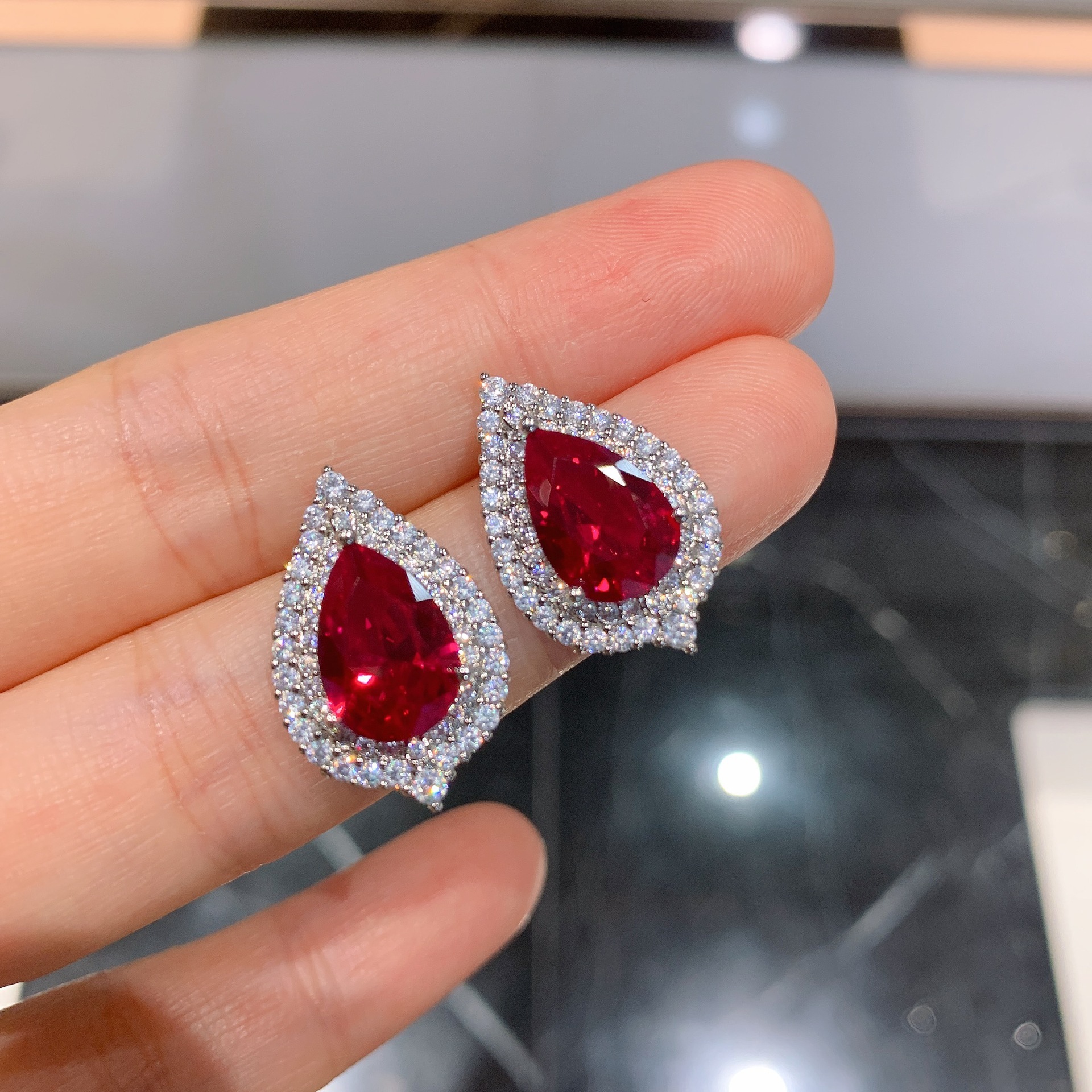 earrings (Copper material)