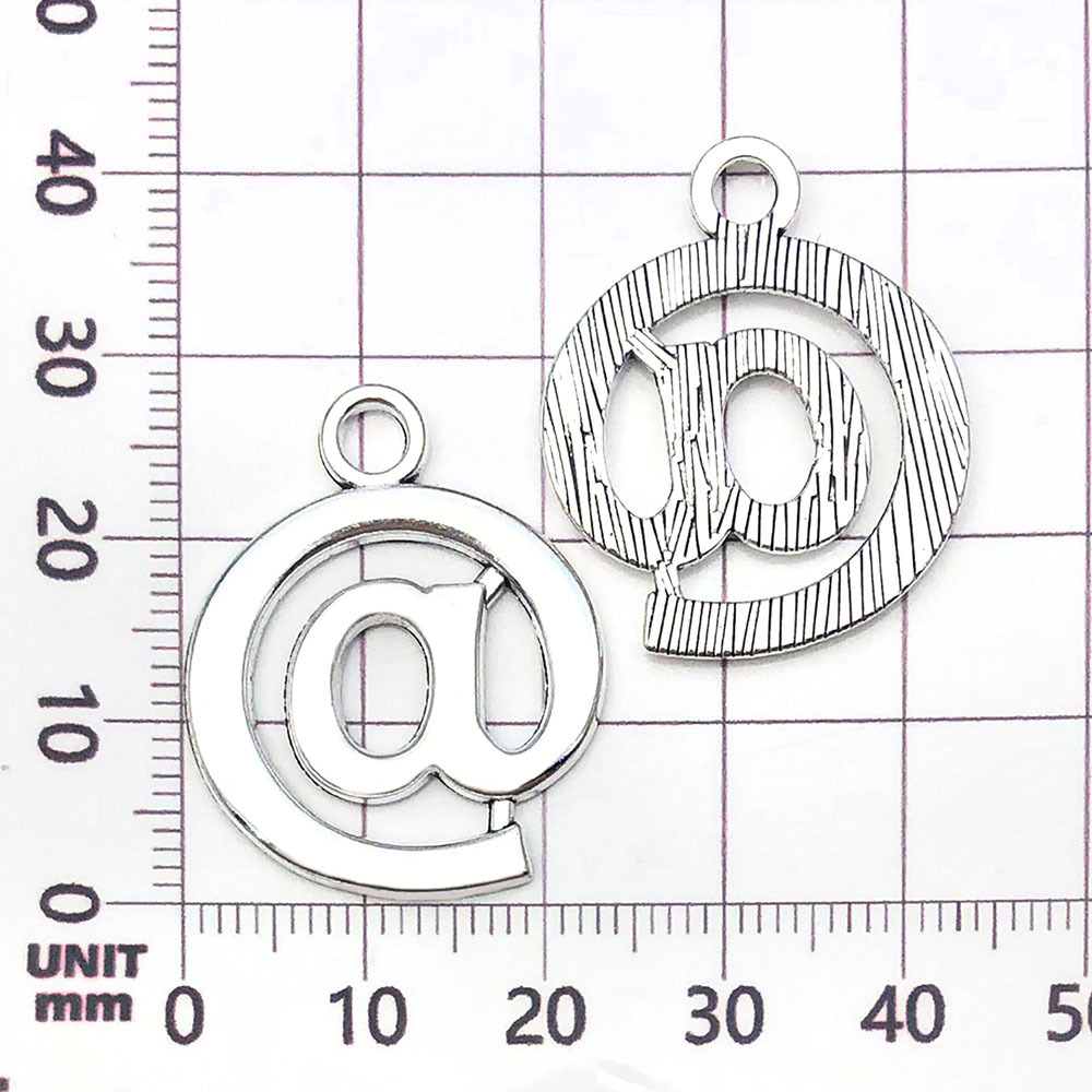 One antique silver character - 3.2g - 29*24mm - 21420