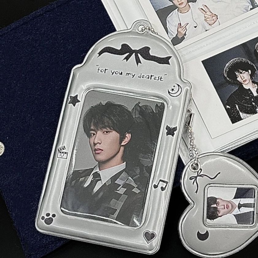 Silver bow card sleeve