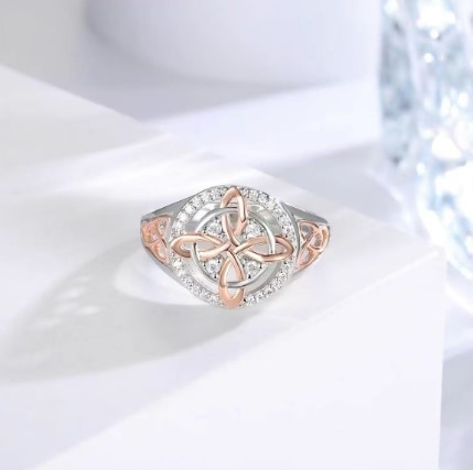 Two-tone alloy
