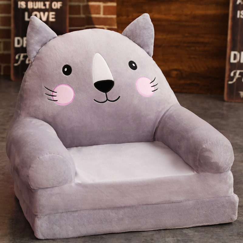 Gatto grigio a due strati