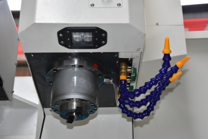 เครื่องกัด CNC ขนาดเล็ก VMC220ศูนย์เครื่องจักร CNC ขนาดเล็ก