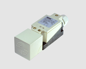 Biduk2線式アナログ誘導近接センサースイッチ5mm3線式m5 pnp nc m18220フラット - Product Image 2