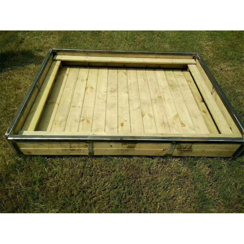 Gray female dog whelping box, 1.4m x 1.4m