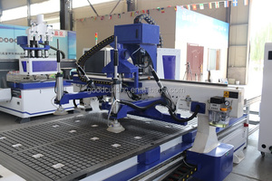 2024 vendita calda 4x8 macchina di nidificazione Router di CNC con caricamento automatico dispositivo di scarico per mobili di alta precisione macchina per la lavorazione del legno