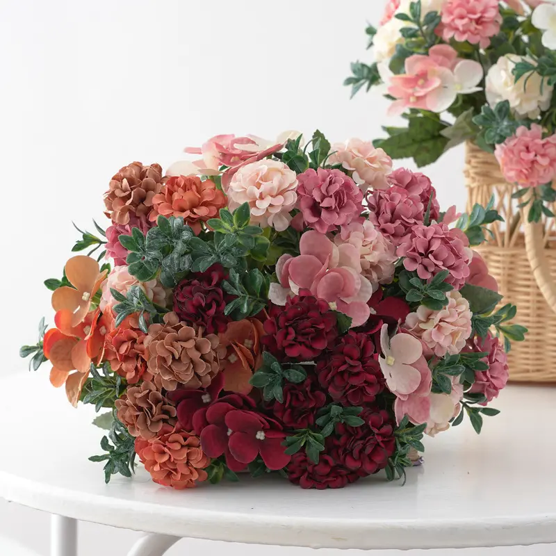 Bouquet di rose di ortensia di crisantemo di fiori artificiali di vendita caldo per oggetti di scena di decorazione di fiori da sposa di nozze