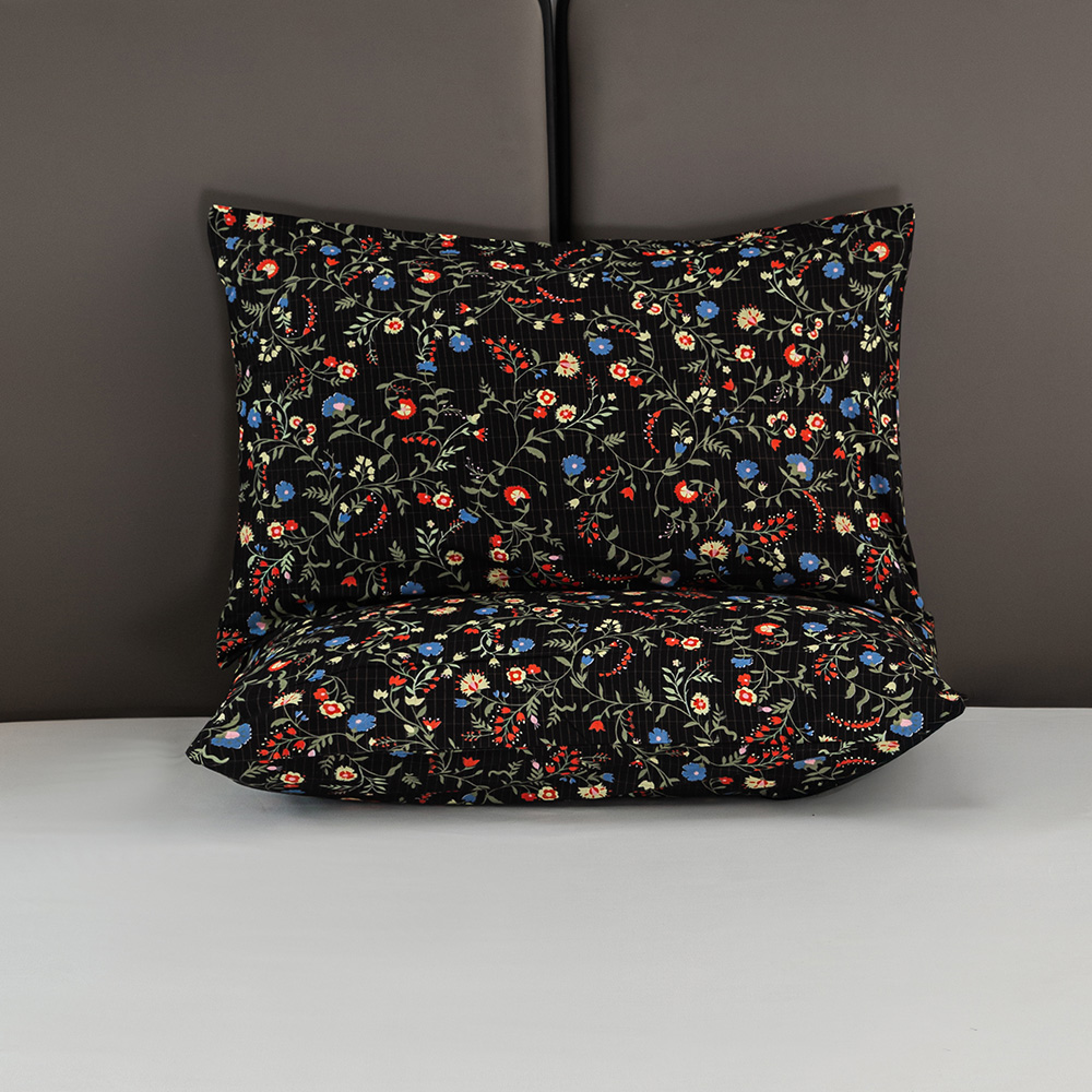 Black fragmented patterns