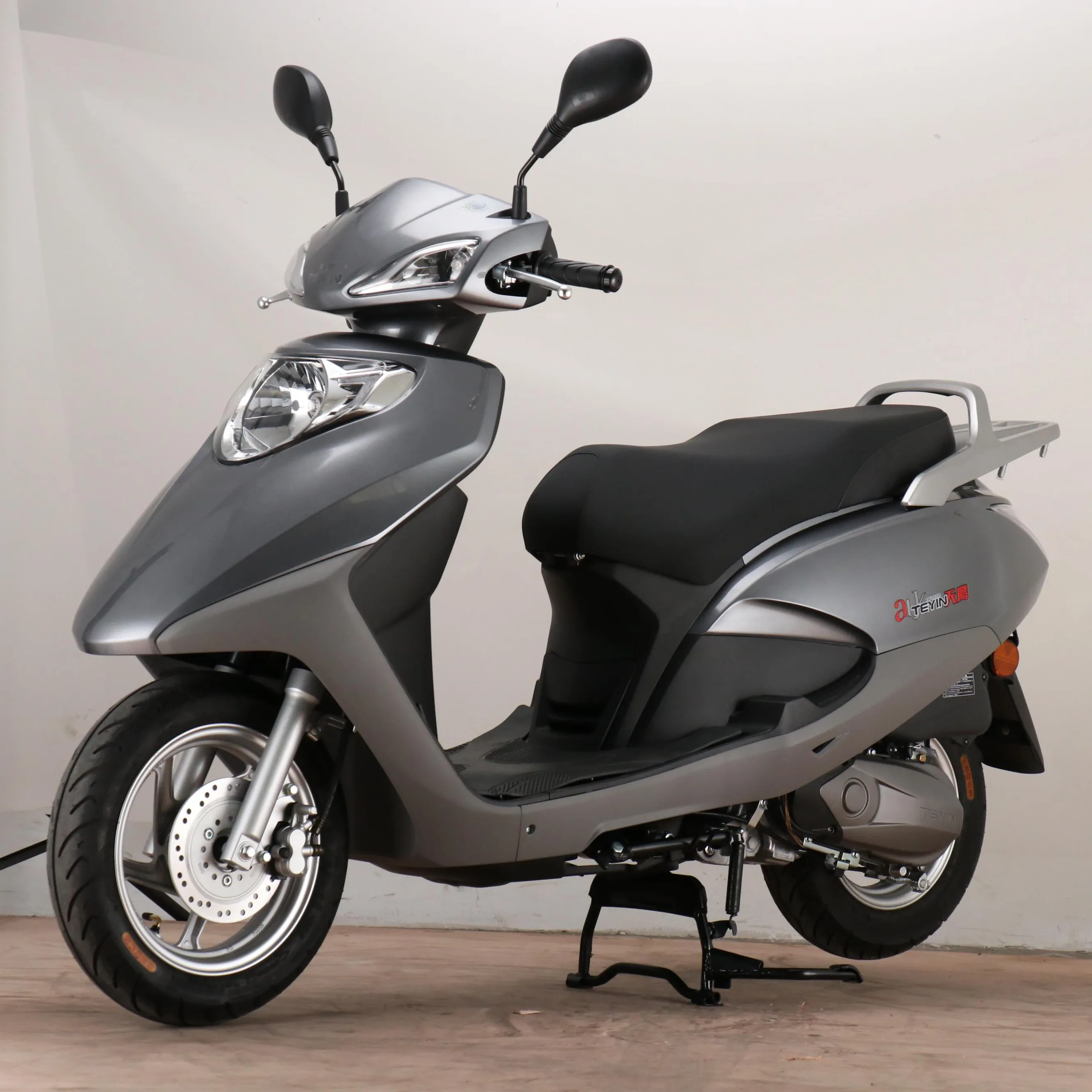 Wholesale Manufactures 4 stroke gas scooters 90km/h 125cc other motorcycle for adults long range scooter