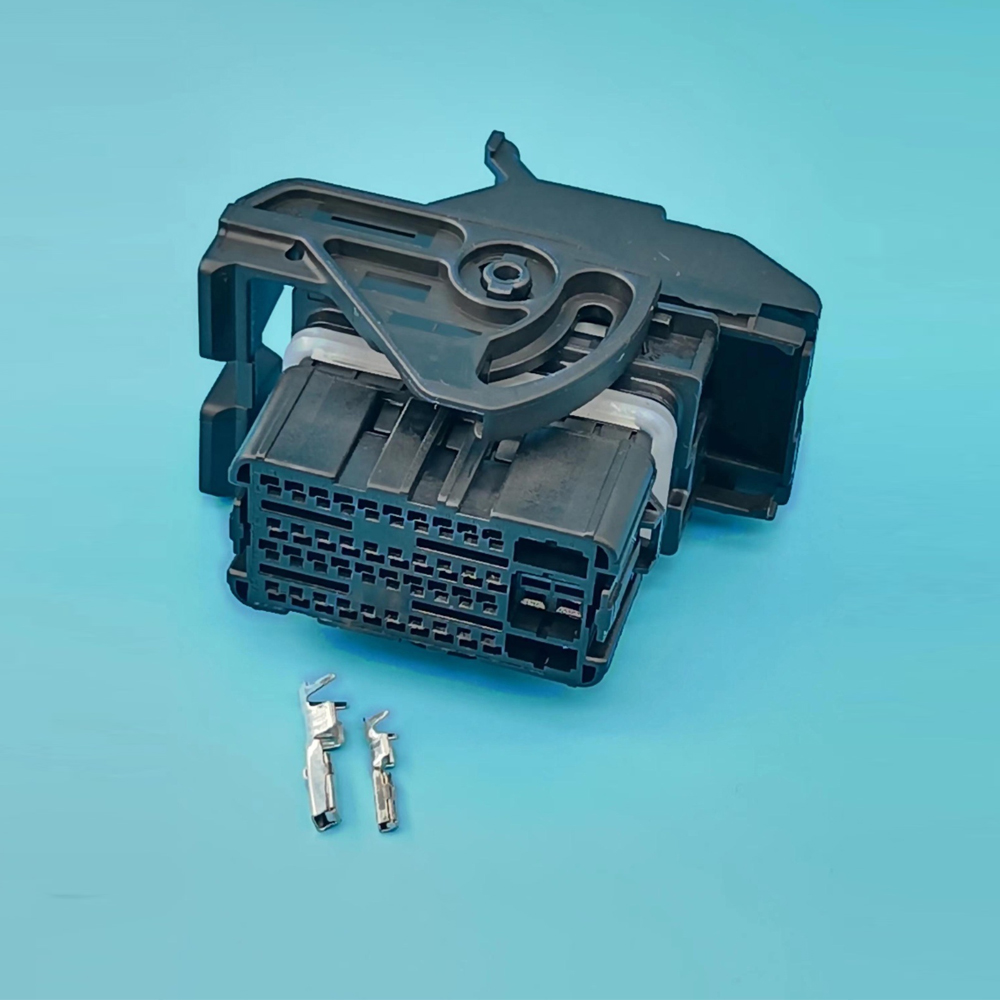 Female Housing with Terminals