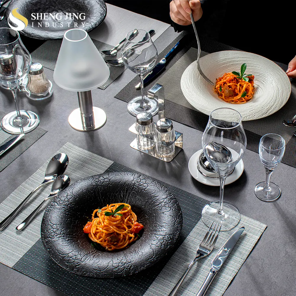 रेस्तरां होटल रचनात्मक चीनी मिट्टी Tableware पत्थर बनावट दौर पश्चिमी खाद्य सलाद पकवान काले सूप थाली चीनी मिट्टी के बरतन बर्तन