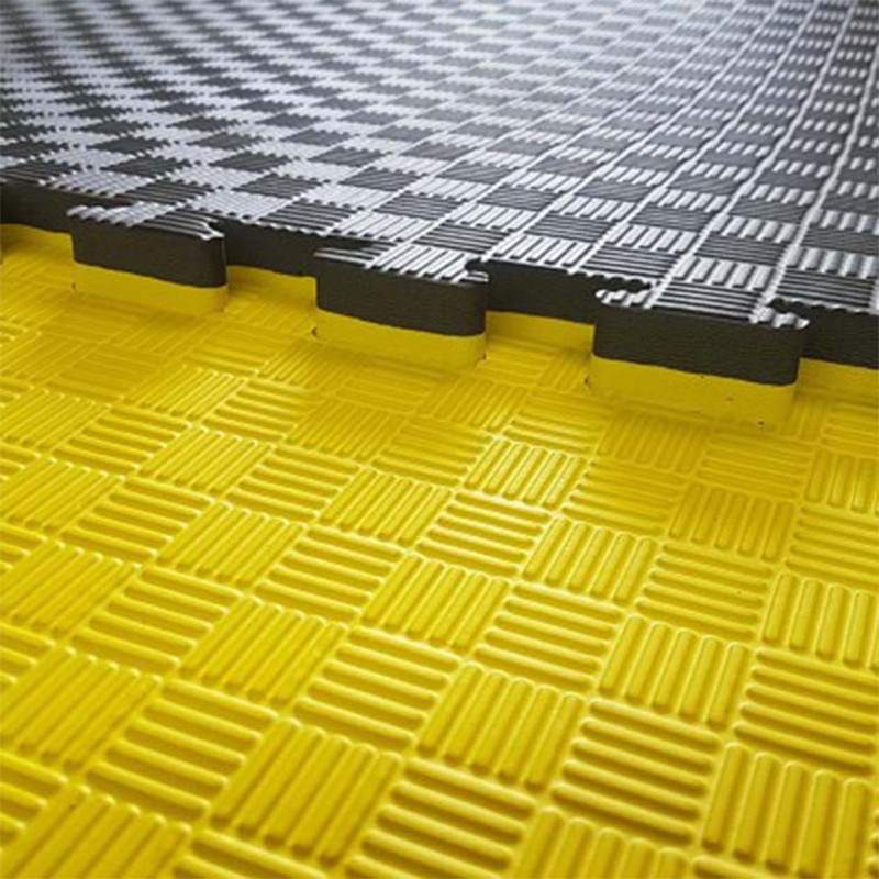 Jaune