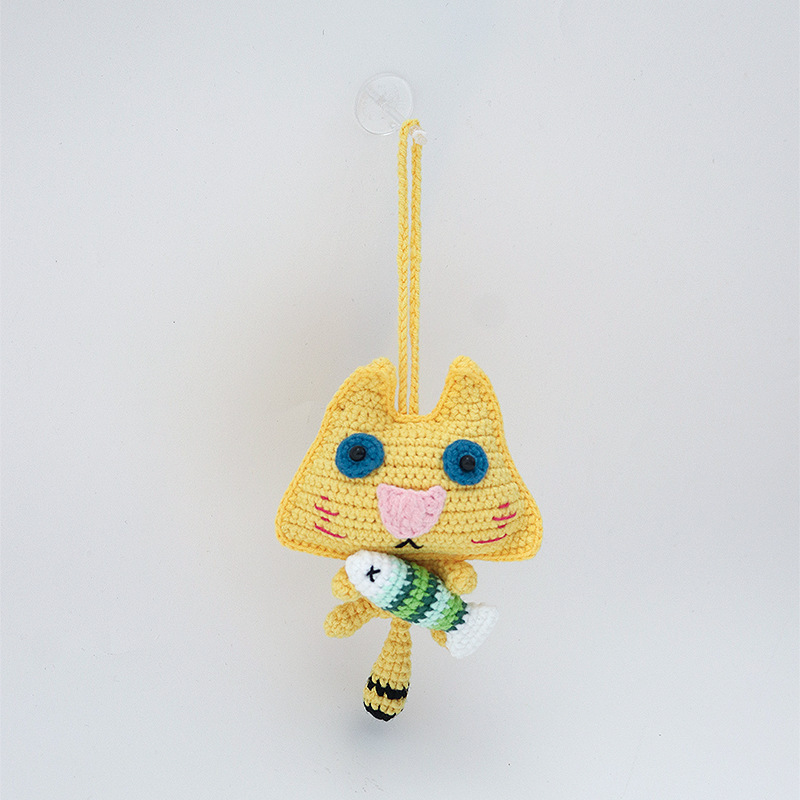 Gato de cara grande, cuerpo amarillo, lindo cuatro