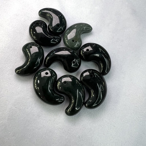 Fabrika toptan doğal koyu yeşil Myanmar yeşim tipi bir yeşim japonya Magatama 30mm ay şekli aksesuar takı DIY için - Product Image 2