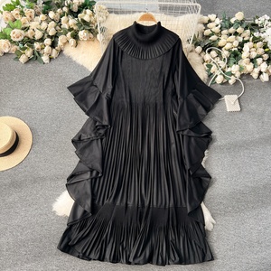 Yeni moda bahar zarif Pleats-batı asya kadınlar için ileri yuvarlak boyun elbise Ruffles askı elbise
