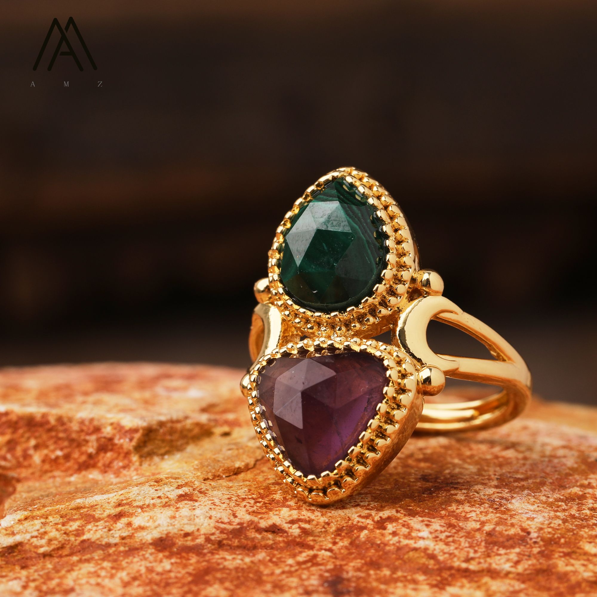 Anillo de oro malaquita